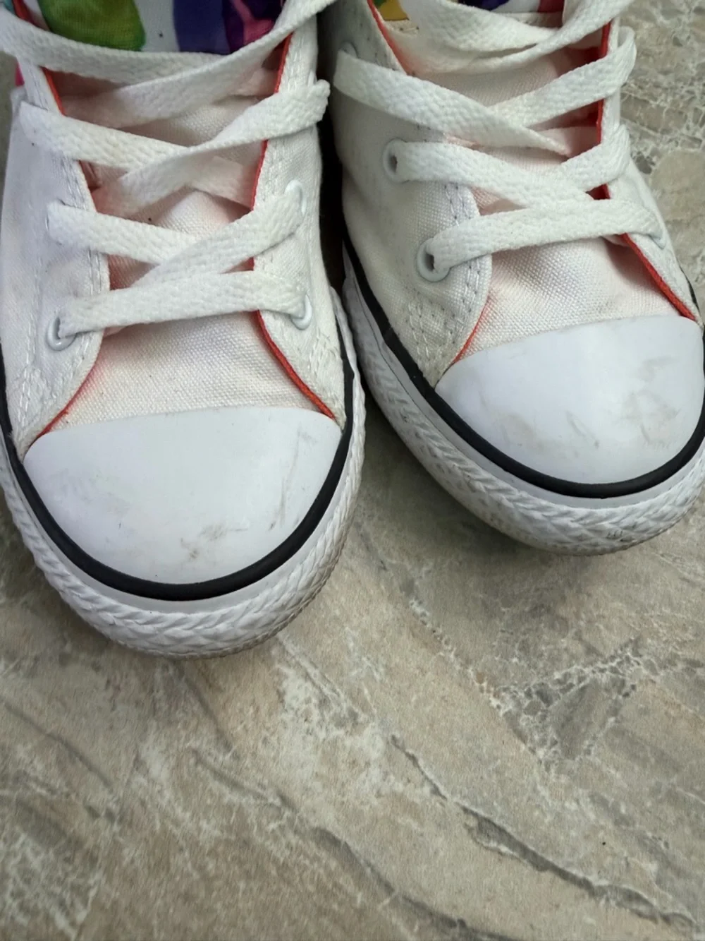 Converse low top
